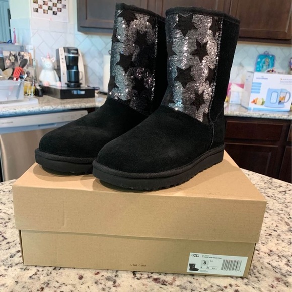 UGG Women’s Classic Short Boots Sequin Stars Black Sz 8 NEW - Picture 2 of 4
